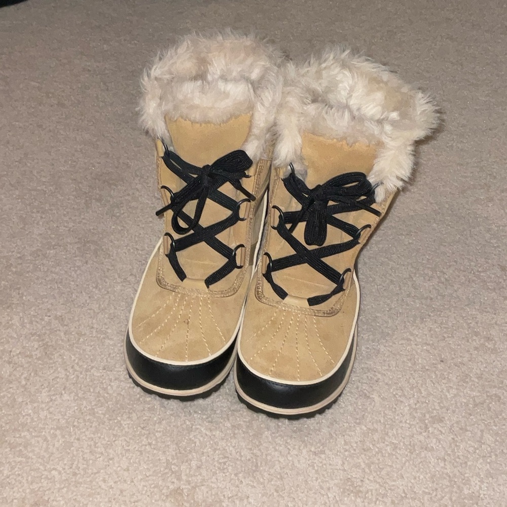 Sorel Tan and Black Fur-Lined Boots
